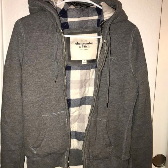 sweater - Picture 1 of 1